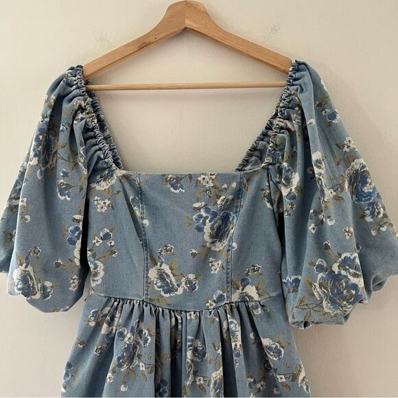 Avec Les Filles NWT Dress Denim Floral Smocked Puff Sleeve Bow Size Small - Picture 2 of 9